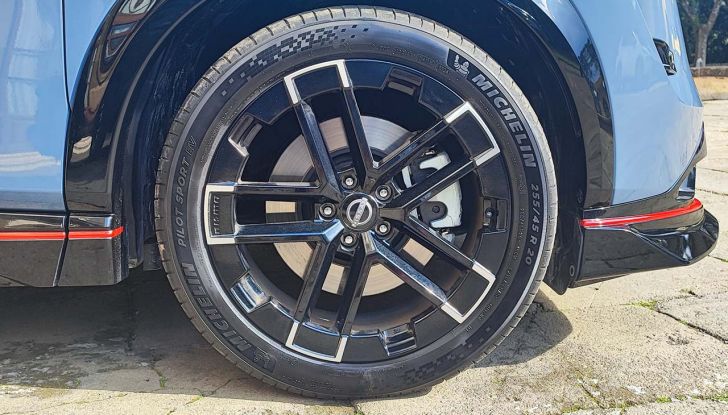 Nissan X-Trail Mild Hybrid e Ariya Nismo 2025: prova su strada, consumi e prezzi - Foto 4 di 41
