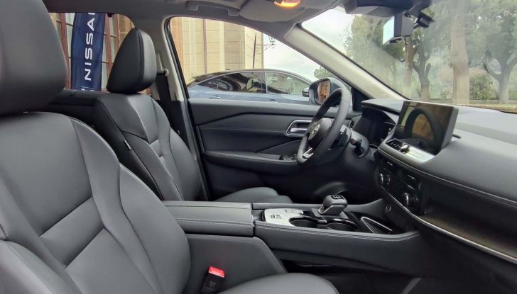 Nissan X-Trail Mild Hybrid e Ariya Nismo 2025: prova su strada, consumi e prezzi - Foto 37 di 41