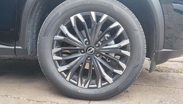 Nissan X-Trail Mild Hybrid e Ariya Nismo 2025: prova su strada, consumi e prezzi - Foto 29 di 41