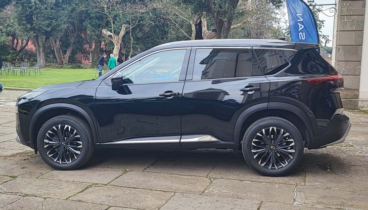 Nissan X-Trail Mild Hybrid e Ariya Nismo 2025: prova su strada, consumi e prezzi - Foto 31 di 41