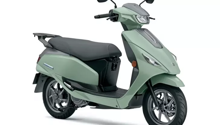 Suzuki debutta tra gli scooter elettrici con e-Address - Foto 5 di 7