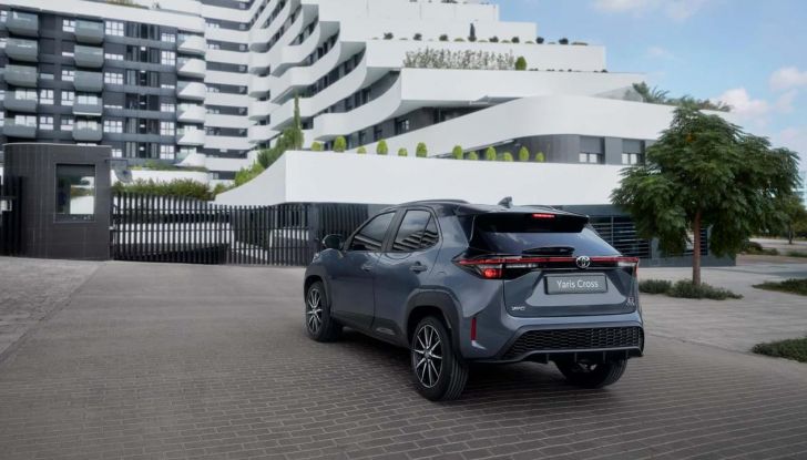 Toyota Yaris Cross 2025: novità, design, allestimenti, motori e disponibilità - Foto 9 di 10