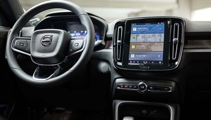 Volvo EX40: caratteristiche tecniche, autonomia e prezzi del SUV elettrico - Foto 17 di 18