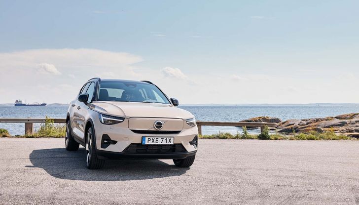 Volvo EX40: caratteristiche tecniche, autonomia e prezzi del SUV elettrico - Foto 7 di 18