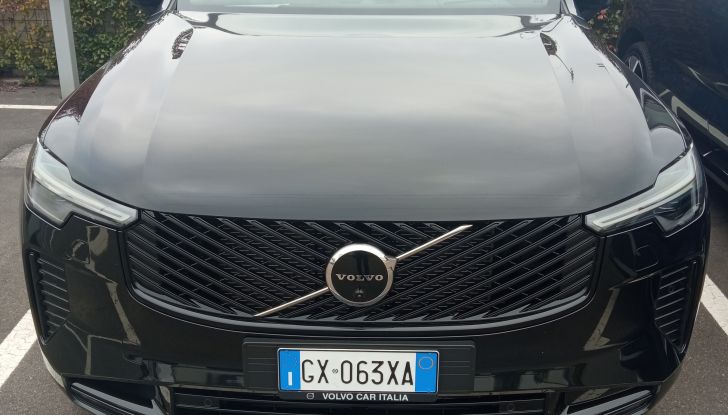 Volvo EX90 e XC90 prova su strada, consumi e prestazioni - Foto 14 di 17
