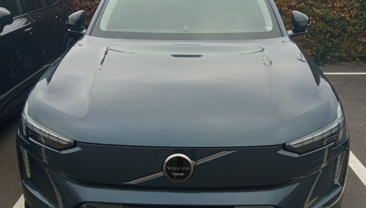 Volvo EX90 e XC90 prova su strada, consumi e prestazioni - Foto 17 di 17