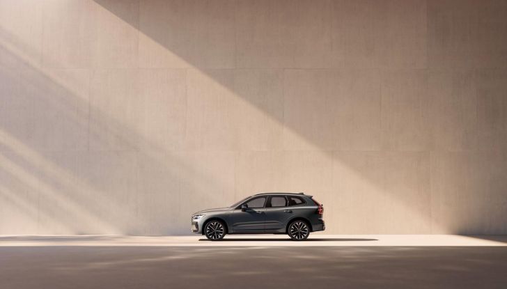 Volvo XC60 si rinnova: il nuovo restyling punta in alto - Foto 8 di 28