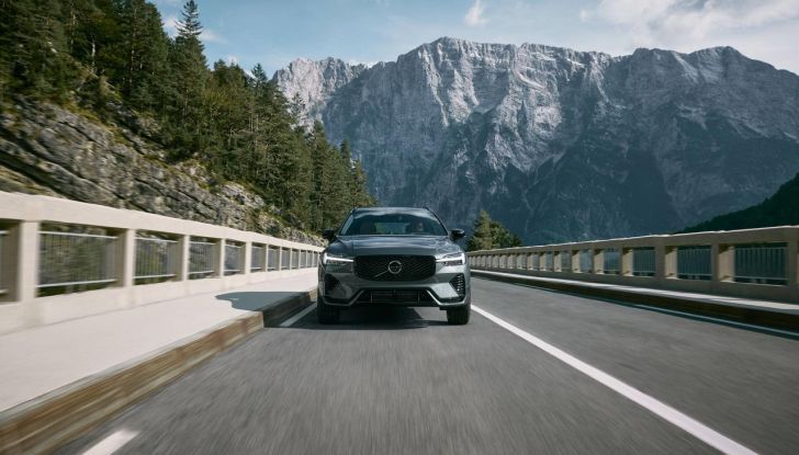 Volvo XC60 si rinnova: il nuovo restyling punta in alto - Foto 3 di 28