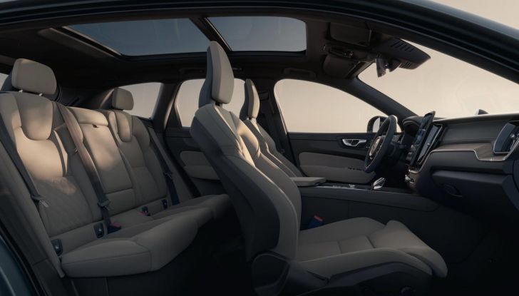 Volvo XC60 si rinnova: il nuovo restyling punta in alto - Foto 27 di 28