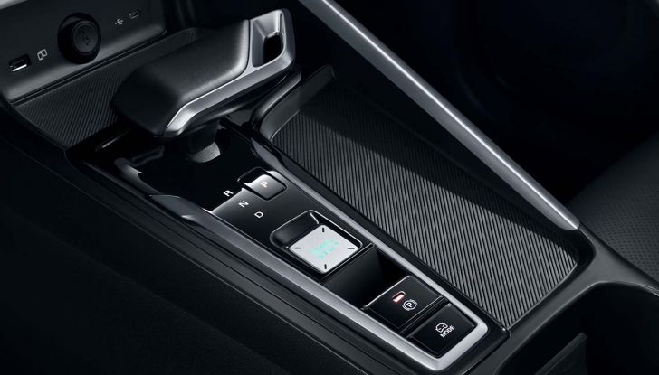 MG ZS: caratteristiche tecniche, autonomia e prezzi del SUV britannico - Foto 10 di 19