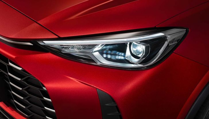 MG ZS: caratteristiche tecniche, autonomia e prezzi del SUV britannico - Foto 12 di 19