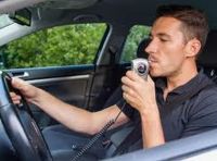 Alcolock obbligatorio per i recidivi alla guida in stato di ebbrezza: firmato il decreto