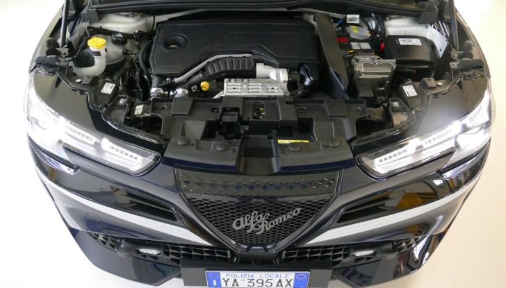 Alfa Romeo Junior in divisa: da city car a veicolo delle forze dell’ordine - Foto 16 di 36