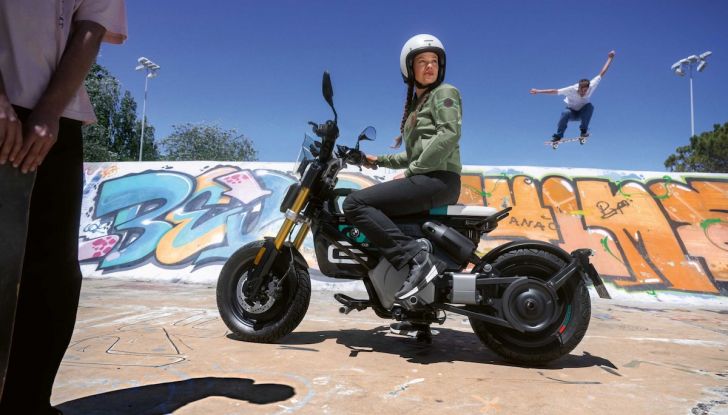 BMW incentiva il CE 02: oggi disponibile con vantaggi fino a 2.300 euro - Foto 2 di 7