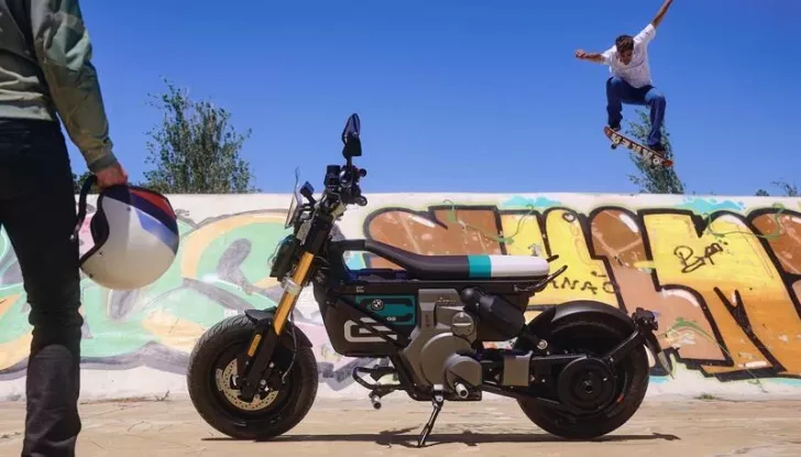 BMW incentiva il CE 02: oggi disponibile con vantaggi fino a 2.300 euro - Foto 5 di 7