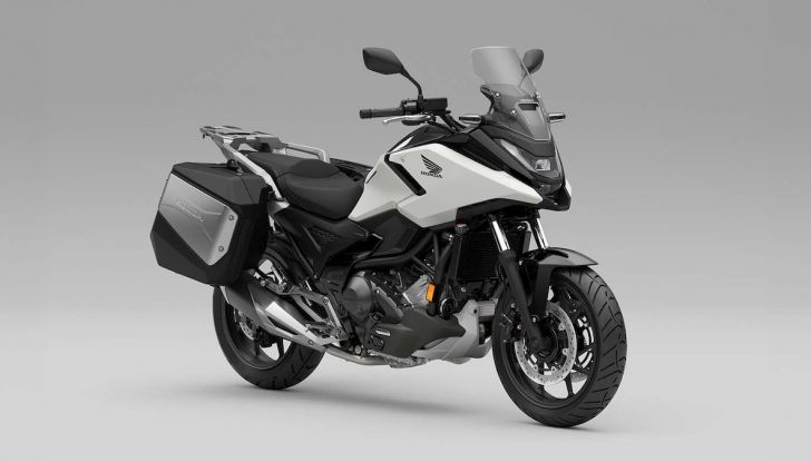 Honda NC750X 2025, prezzo ribassato di 700 euro - Foto 8 di 8