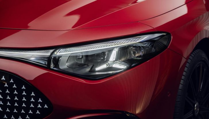 Mercedes CLA 2026: debutta la nuova generazione sia ibrida che elettrica - Foto 20 di 62