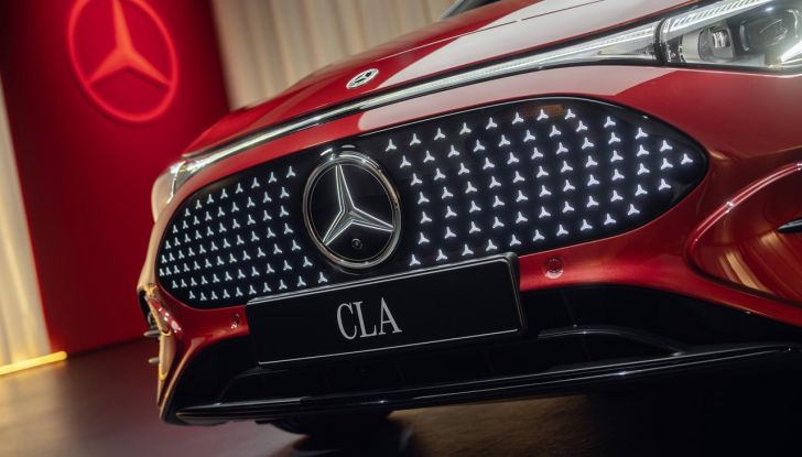 Mercedes CLA 2026: debutta la nuova generazione sia ibrida che elettrica - Foto 17 di 62