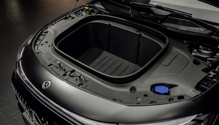 Mercedes CLA 2026: debutta la nuova generazione sia ibrida che elettrica - Foto 46 di 62