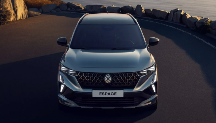 Renault Espace 2025: restyling high-tech per la familiare ibrida - Foto 5 di 12