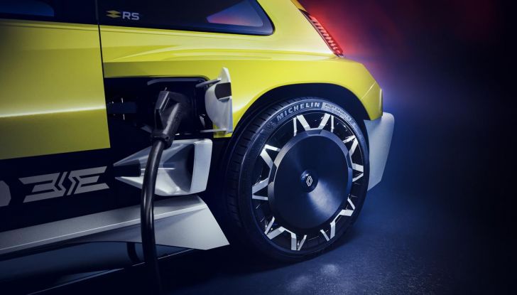 Renault 5 Turbo 3E: l’elettrica da 540 CV che non ti aspetti in formato city car - Foto 24 di 47