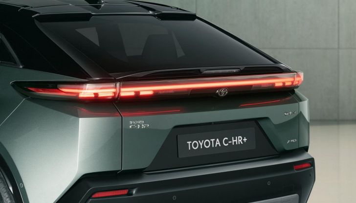 Toyota C-HR+: debutta il nuovo SUV coupé a zero emissioni - Foto 11 di 19