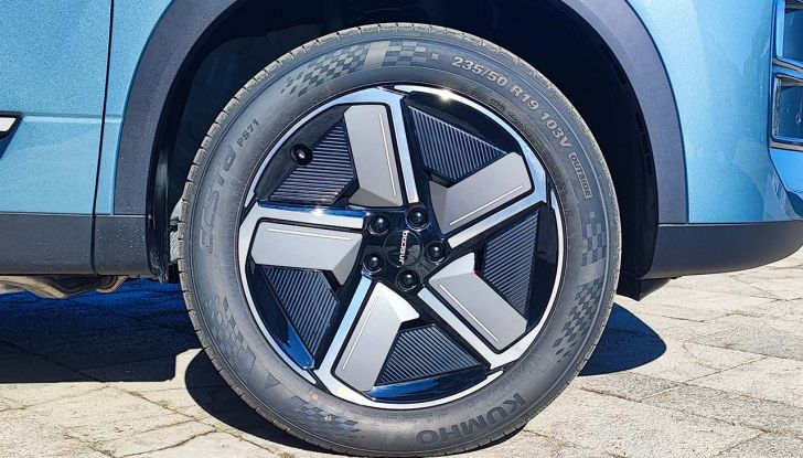 Jaecoo 7 Super Hybrid: prova su strada, autonomia e prezzi del SUV ibrido plug-in - Foto 14 di 28