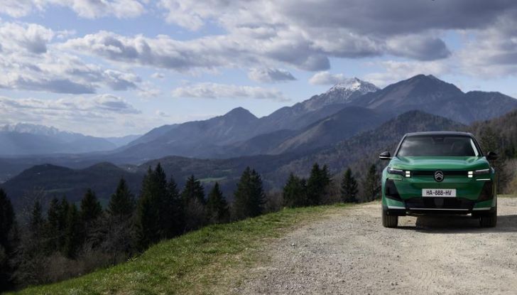 Citroën C5 Aircross 2026: più potenza, spazio e digitalizzazione - Foto 63 di 76