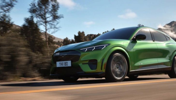 Ford Mustang Mach-E 2025: più efficiente, più pratica - Foto 6 di 15