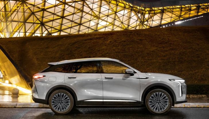 Omoda 9: il SUV Super Hybrid che porta la Cina nel segmento premium europeo - Foto 5 di 34
