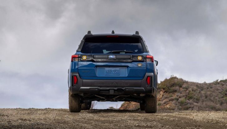 Subaru Outback 2026: con la nuova generazione abbandona le sue radici da station wagon - Foto 39 di 53