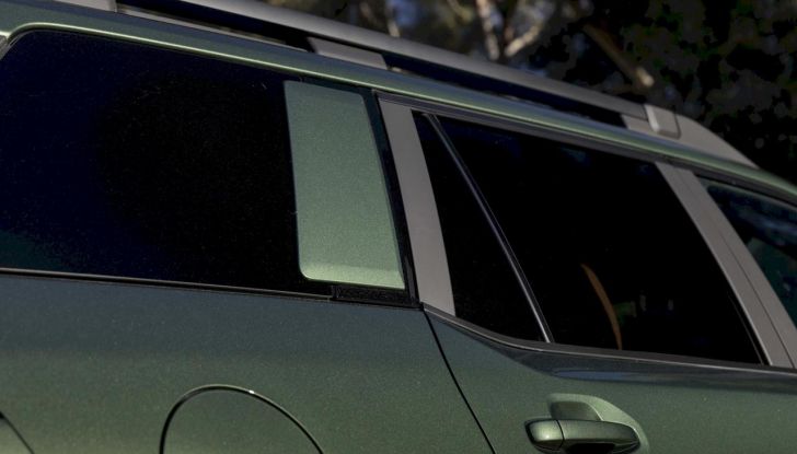 Subaru Outback 2026: con la nuova generazione abbandona le sue radici da station wagon - Foto 10 di 53