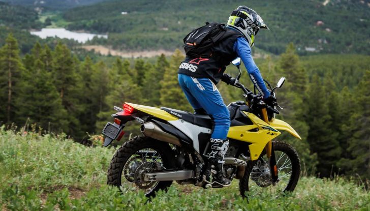Suzuki DR-Z4S e DR-Z4SM 2025: leggerezza, potenza e tecnologia - Foto 9 di 15