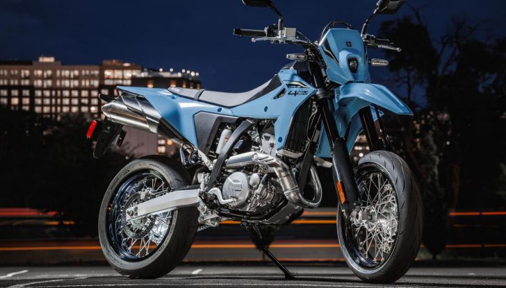 Suzuki DR-Z4S e DR-Z4SM 2025: leggerezza, potenza e tecnologia - Foto 13 di 15