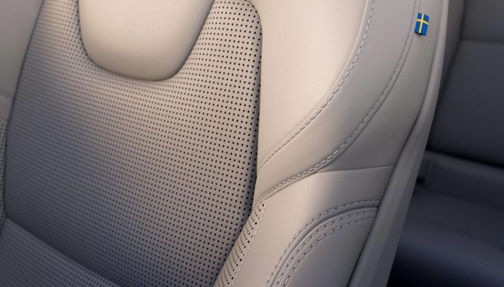 Volvo S90 2026: la berlina che sfida il tempo e le mode - Foto 16 di 23