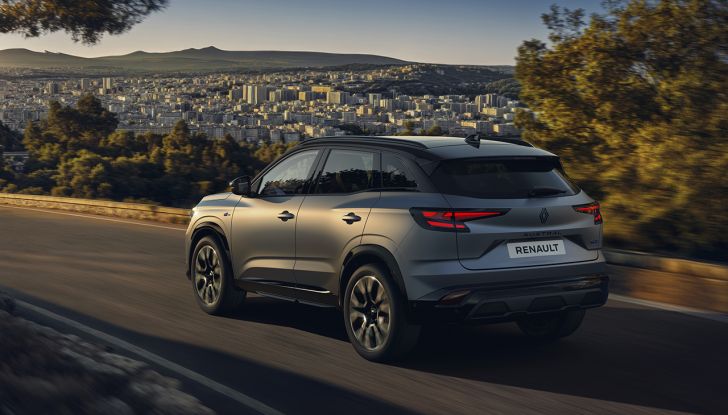 Renault Austral 2025: caratteristiche, design, allestimenti, motori e prezzi del rinnovato SUV ibrido - Foto 2 di 15