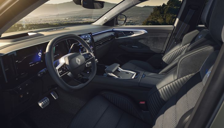 Renault Austral 2025: caratteristiche, design, allestimenti, motori e prezzi del rinnovato SUV ibrido - Foto 3 di 15