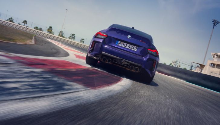 BMW M2 CS 2026: 530 CV di pura adrenalina, ma addio al cambio manuale - Foto 100 di 114