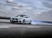 BMW M2 CS 2026: 530 CV di pura adrenalina, ma addio al cambio manuale