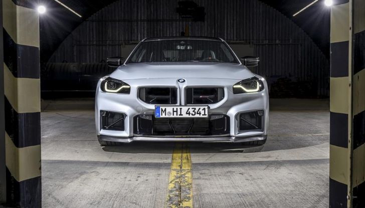 BMW M2 CS 2026: 530 CV di pura adrenalina, ma addio al cambio manuale - Foto 16 di 114