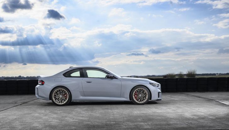BMW M2 CS 2026: 530 CV di pura adrenalina, ma addio al cambio manuale - Foto 17 di 114