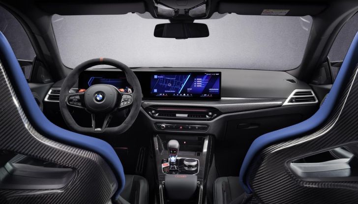 BMW M2 CS 2026: 530 CV di pura adrenalina, ma addio al cambio manuale - Foto 27 di 114