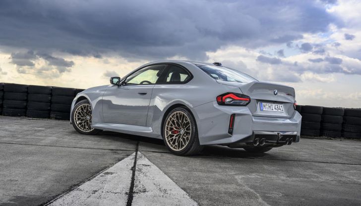 BMW M2 CS 2026: 530 CV di pura adrenalina, ma addio al cambio manuale - Foto 29 di 114