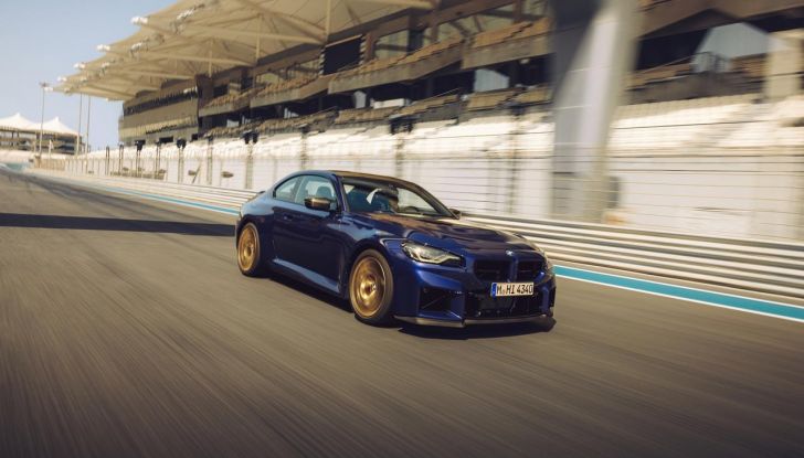 BMW M2 CS 2026: 530 CV di pura adrenalina, ma addio al cambio manuale - Foto 40 di 114