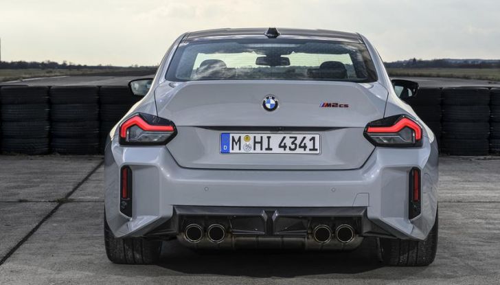 BMW M2 CS 2026: 530 CV di pura adrenalina, ma addio al cambio manuale - Foto 42 di 114