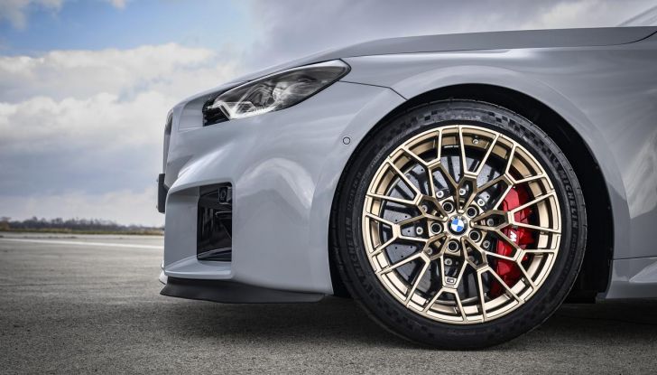 BMW M2 CS 2026: 530 CV di pura adrenalina, ma addio al cambio manuale - Foto 45 di 114