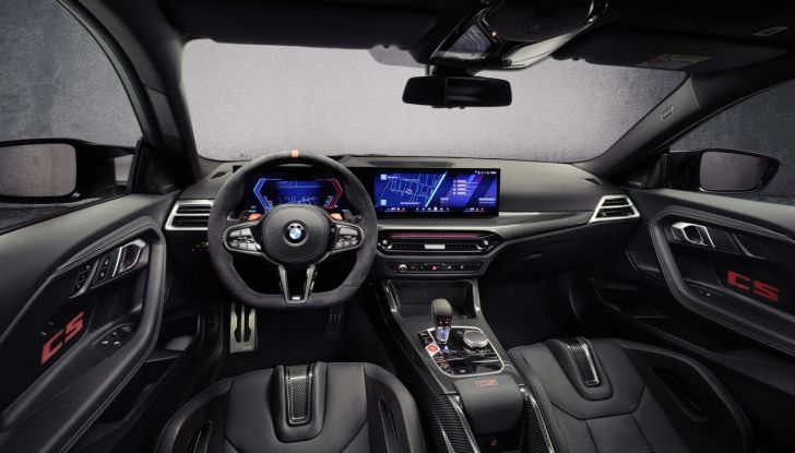 BMW M2 CS 2026: 530 CV di pura adrenalina, ma addio al cambio manuale - Foto 46 di 114