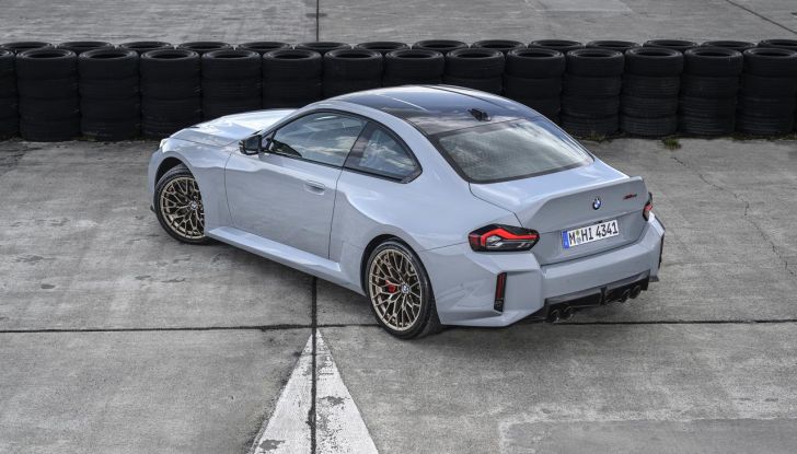 BMW M2 CS 2026: 530 CV di pura adrenalina, ma addio al cambio manuale - Foto 57 di 114