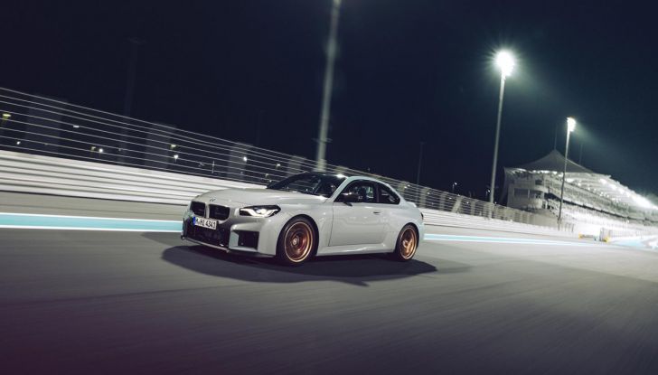 BMW M2 CS 2026: 530 CV di pura adrenalina, ma addio al cambio manuale - Foto 60 di 114