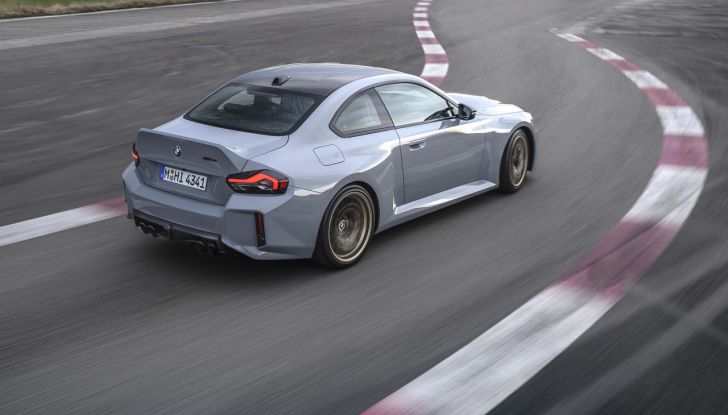 BMW M2 CS 2026: 530 CV di pura adrenalina, ma addio al cambio manuale - Foto 69 di 114